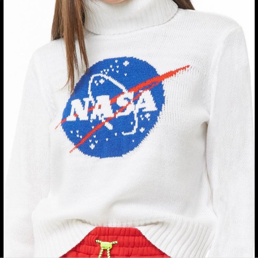 Turtle Neck Sweater - Picture 2 of 4